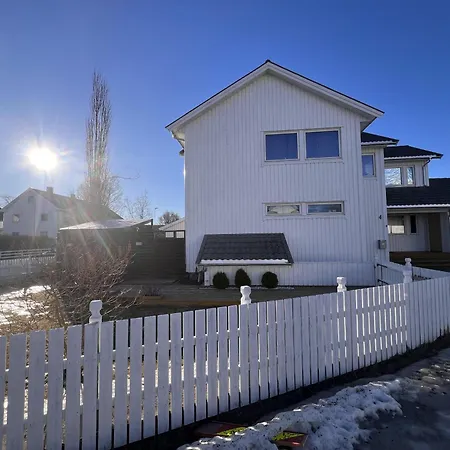 Leilighet Brand New And Private Apartment!